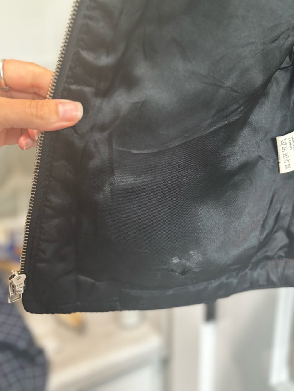 Vintage Liz Sport Women's Black Leather Zip Vest - Picture 2 of 4